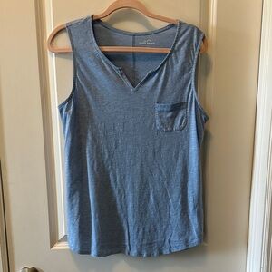 Eddie Bauer tank size Large